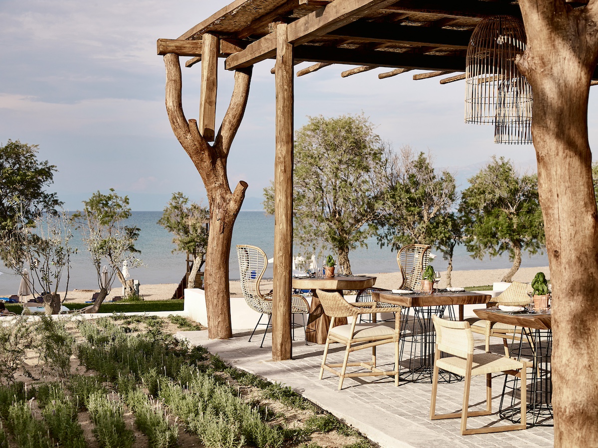 42-dining-place-at-casa-marron-peloponnese