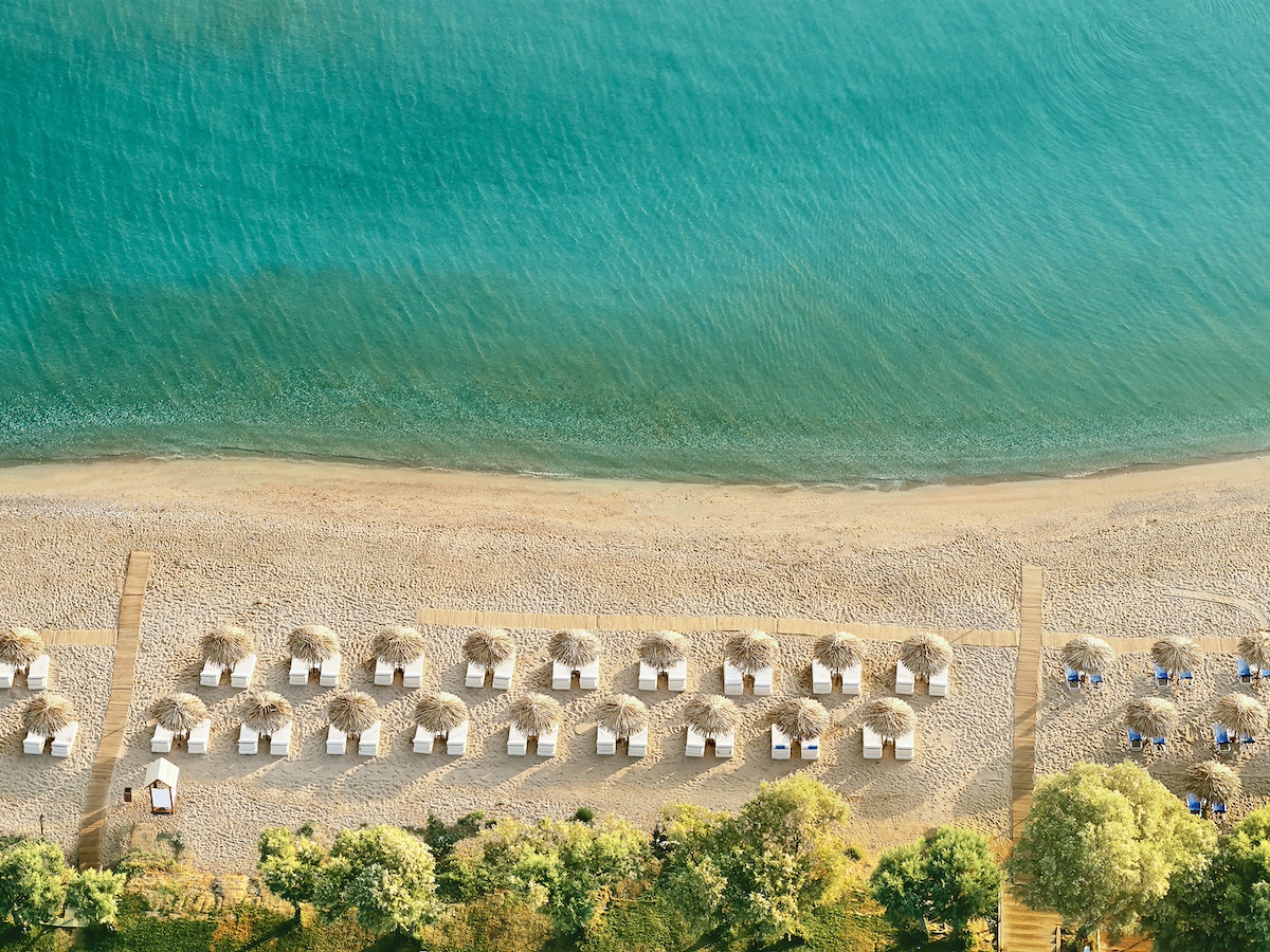 46-beach-life-zone-at-casa-marron-grecotel