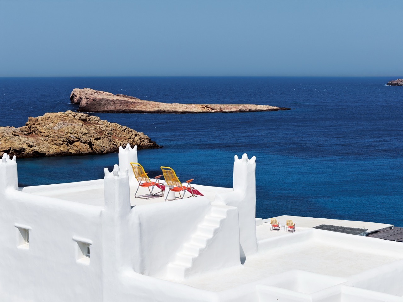 01-mykonos-lolita-an-authentic-cycladic-hideaway-near-the-legendary-agios-sostis-beach Large