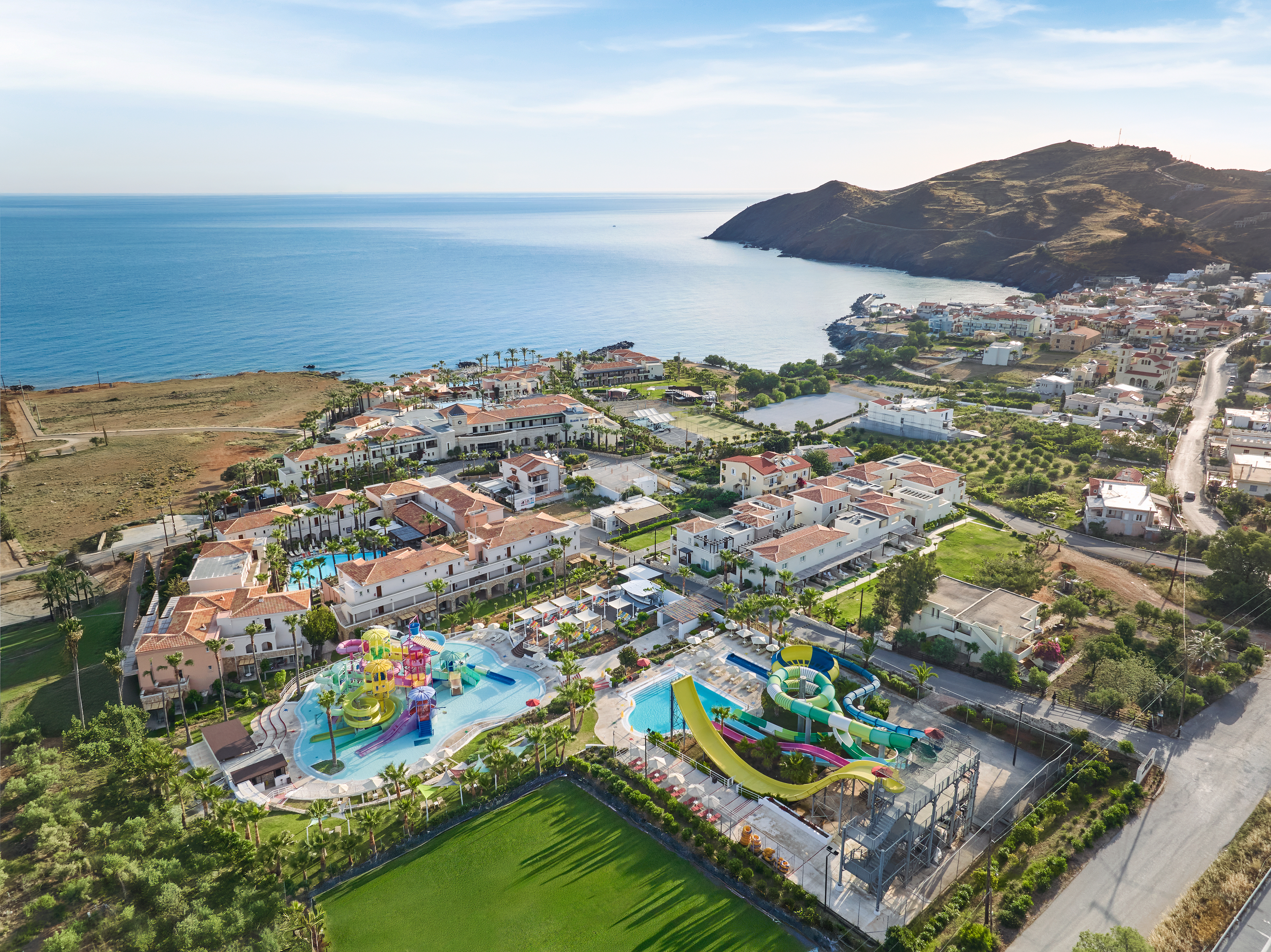 02-a-mega-waterpark-for-endless-family-fun