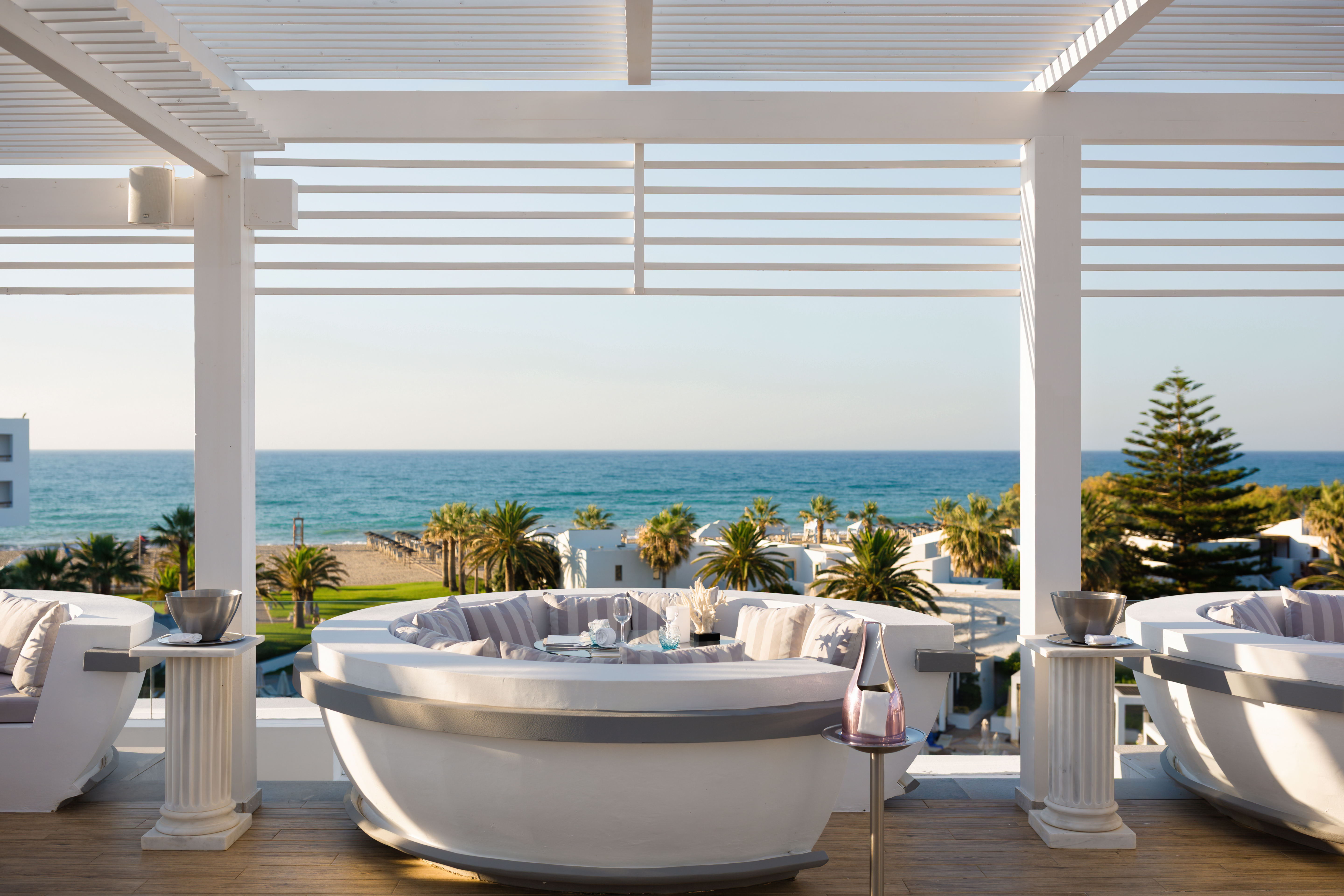 06-Creta-Palace-dining-enjoy-Zeus-and-Amalthia-sky-bar-restaurant-with-stunning-views-and-gourmet-flavors