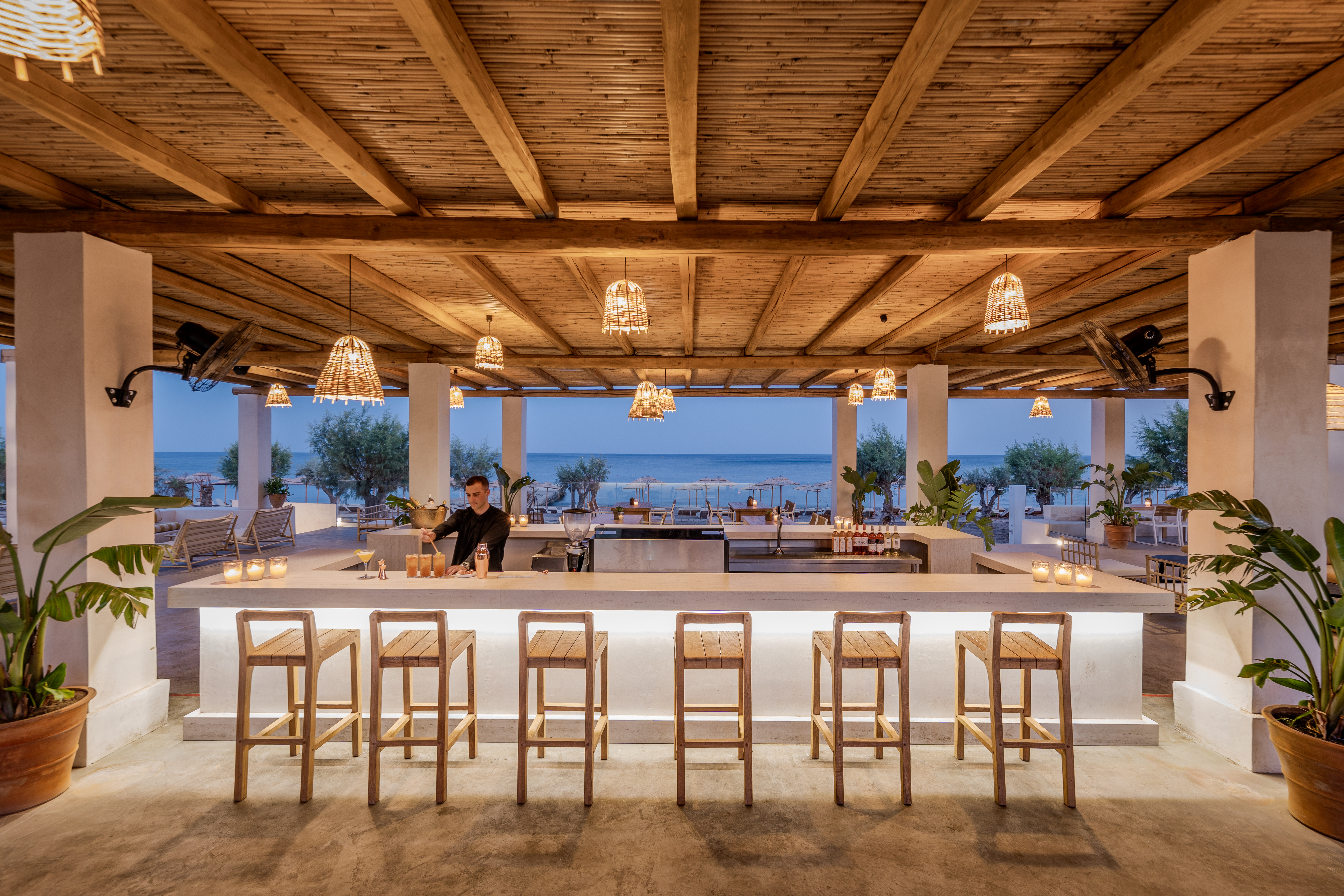 11-Dama-Dama-on-the-beach-all-day-bar-for-refreshing-drinks-and-relaxing-vibes