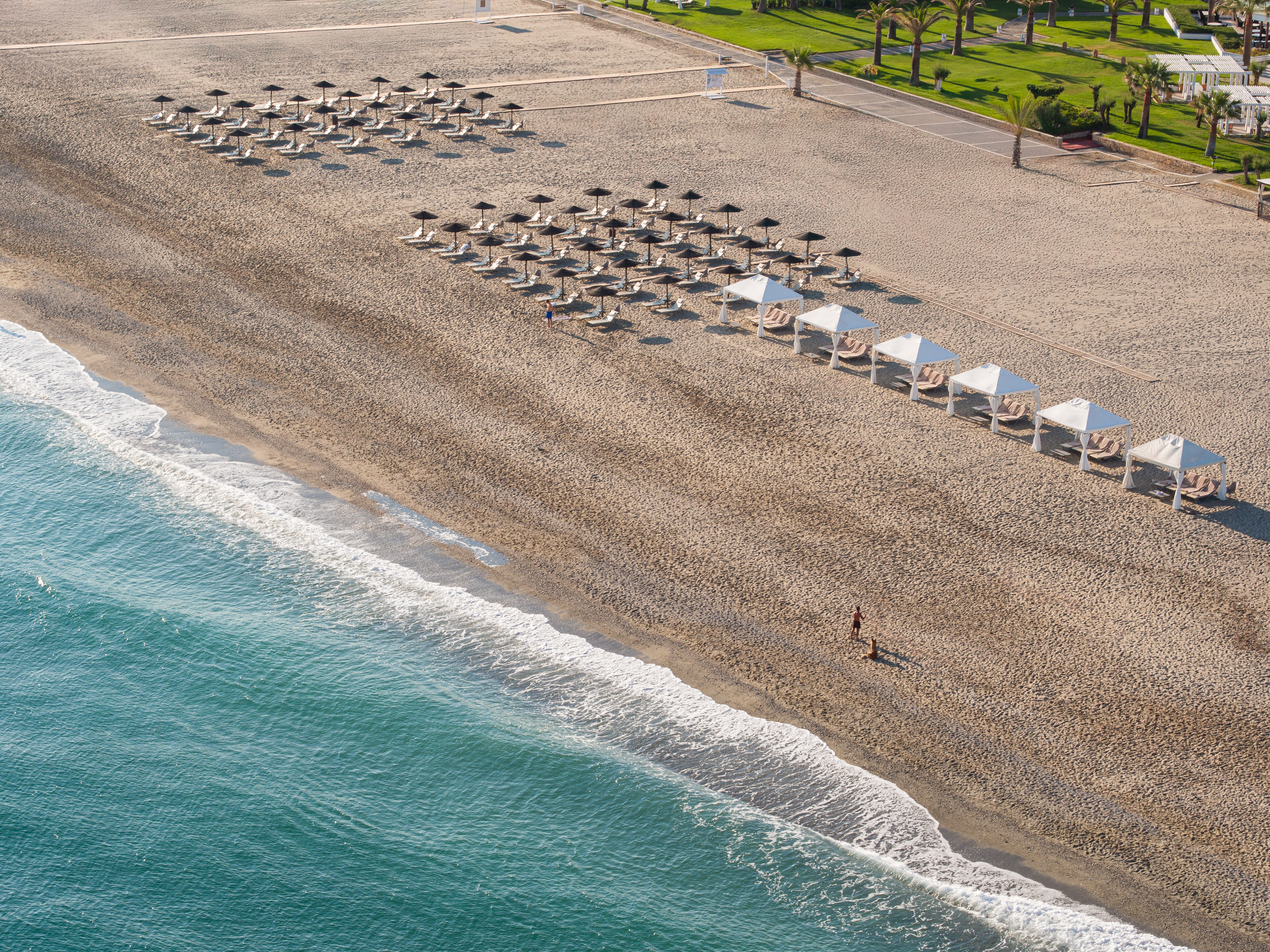 12-Creta-Palace-endless-white-sandy-beach-under-the-warm-Cretan-sun-for-perfect-relaxation