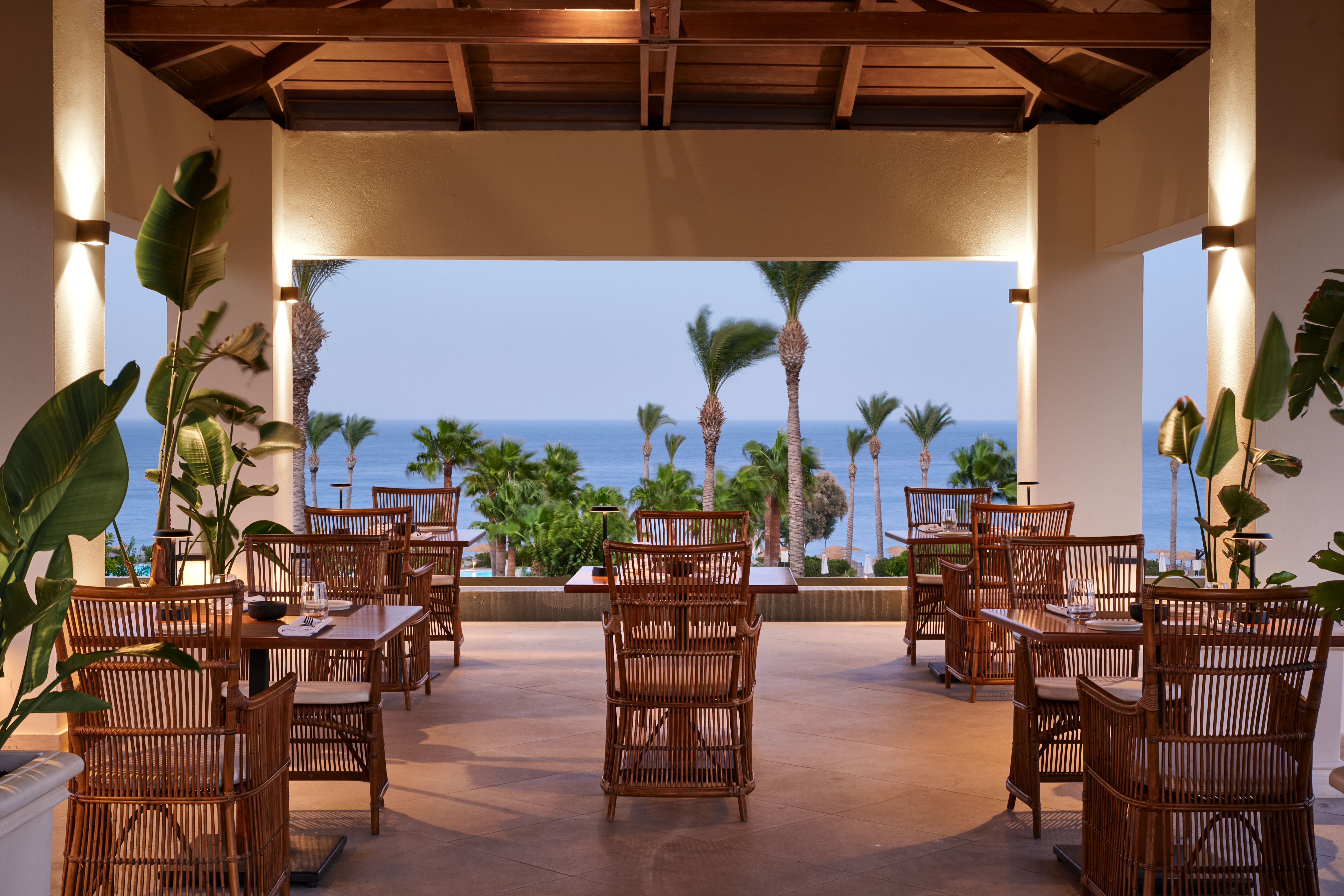 12-LUXME-KOS-restaurant-with-breathtaking-sea-view-for-an-unforgettable-dining-experience