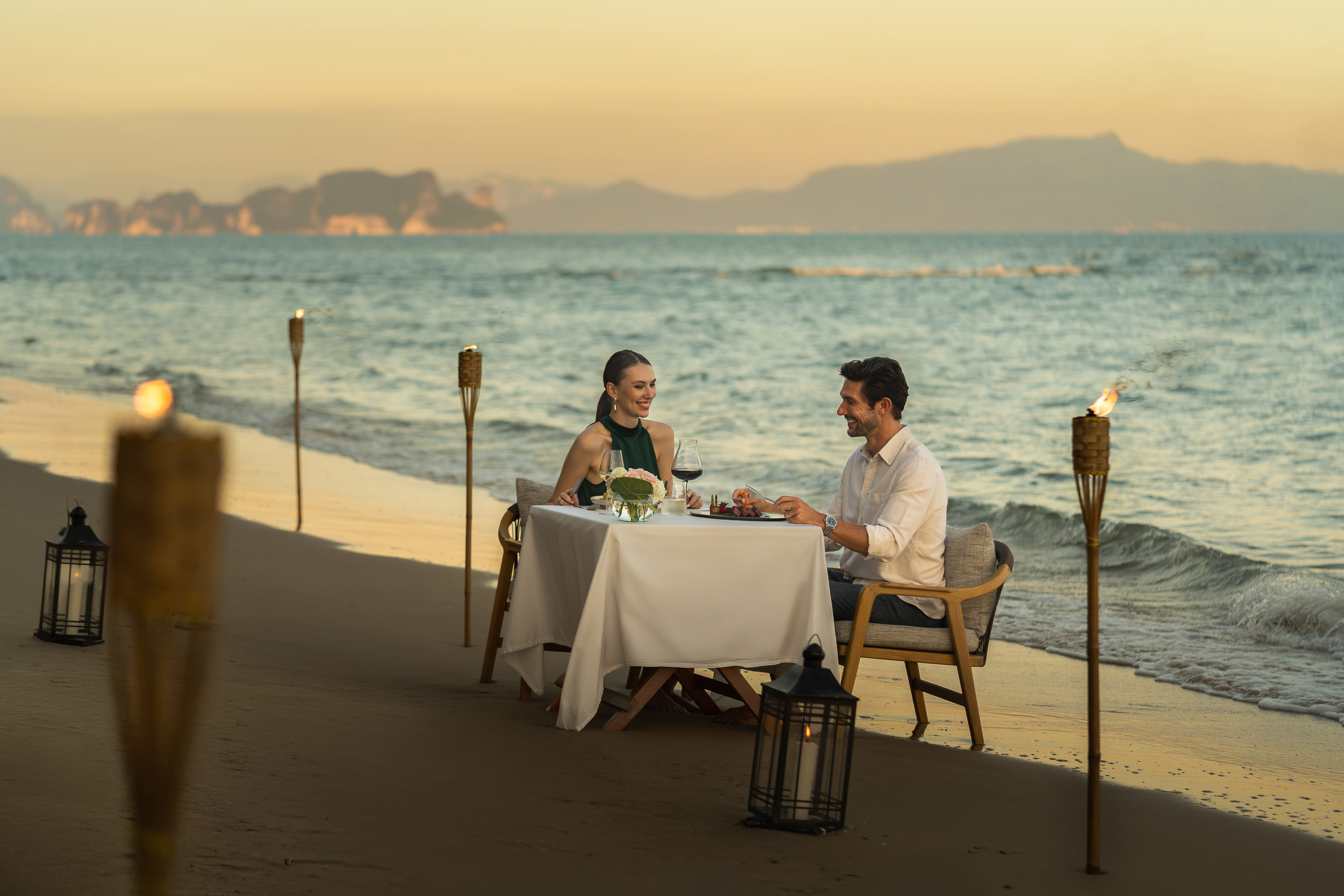 Anantara_Koh_Yao_Yai_Resort_And_Villas_Dining_Designer_Dining_Beach_Romance
