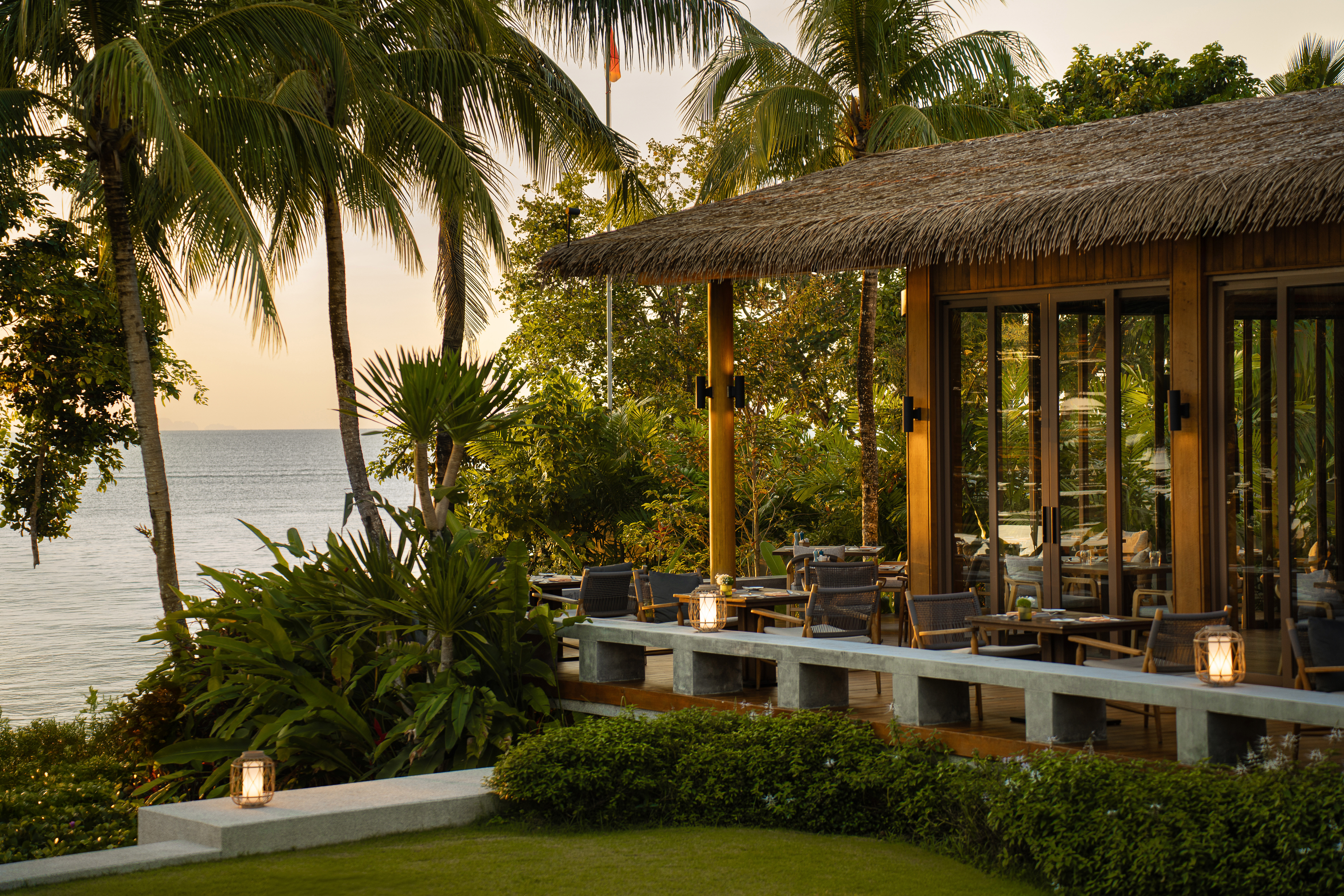 Anantara_Koh_Yao_Yai_Resort_And_Villas_Dining_The_Beach_Restaurant
