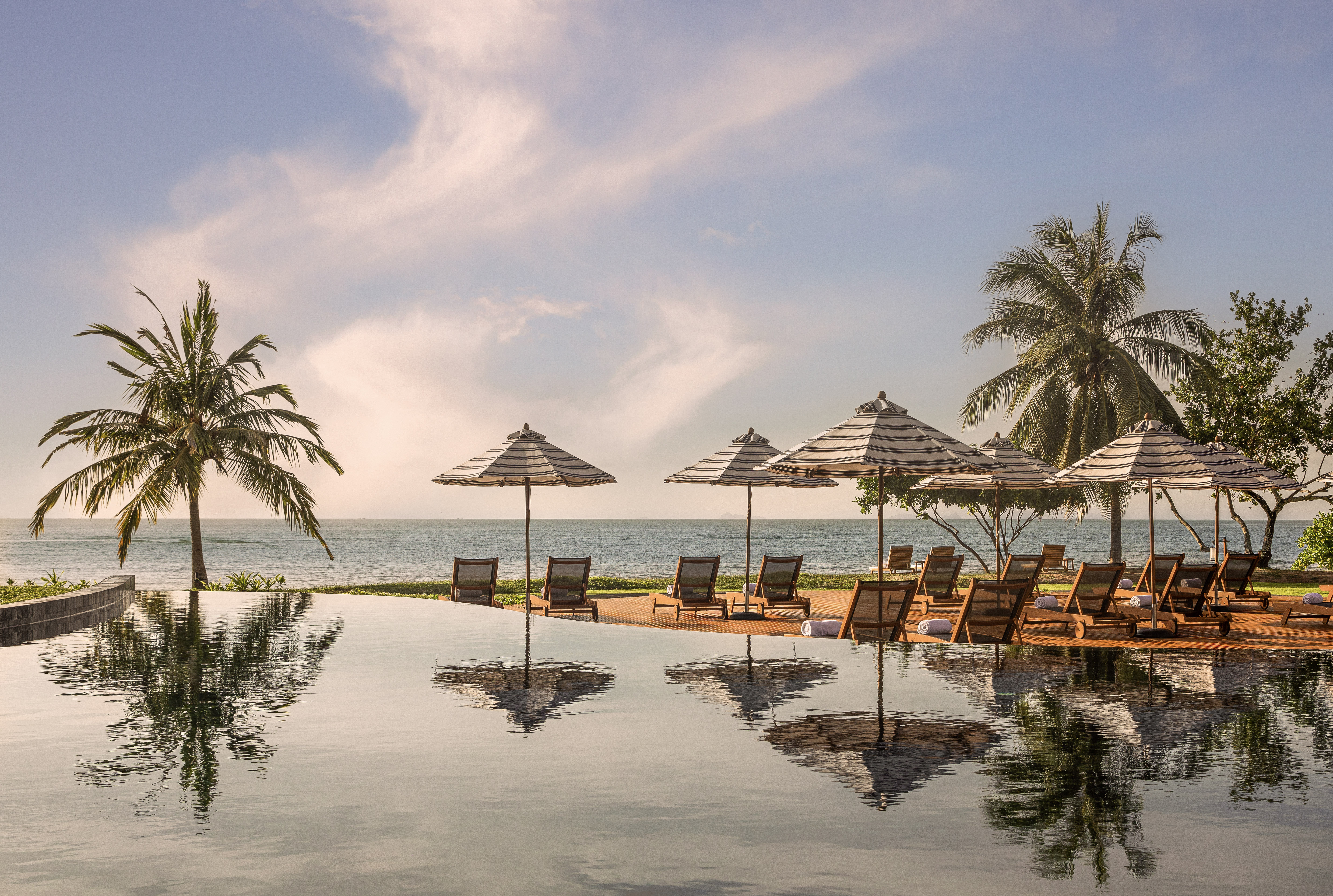 Anantara_Koh_Yao_Yai_Resort_Pool_View_Main_Pool_Sun_Loungers