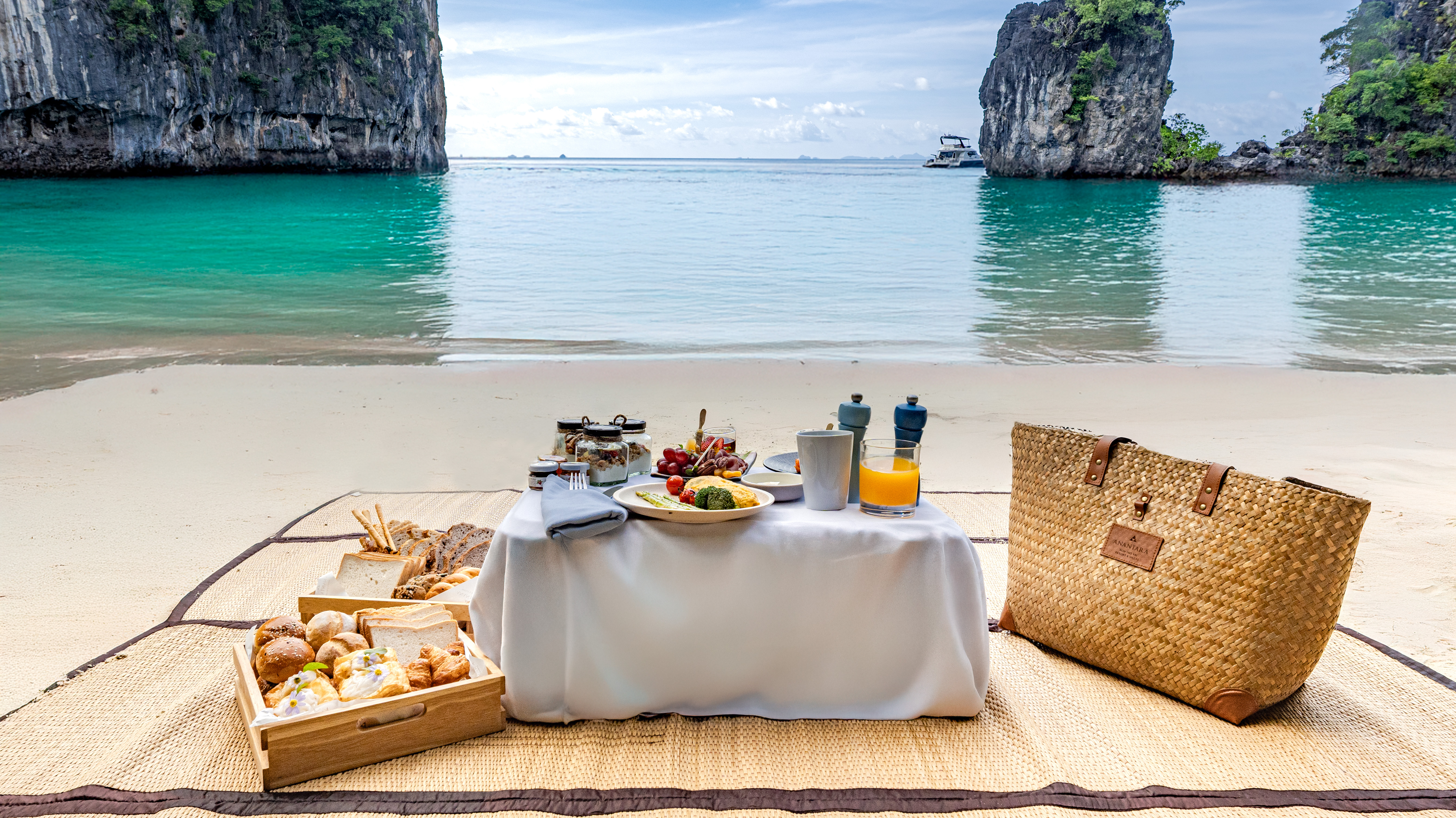Anantara_Koh_Yao_Yai_Resort_and_Villas_My_SKY_Yacht_Breakfast