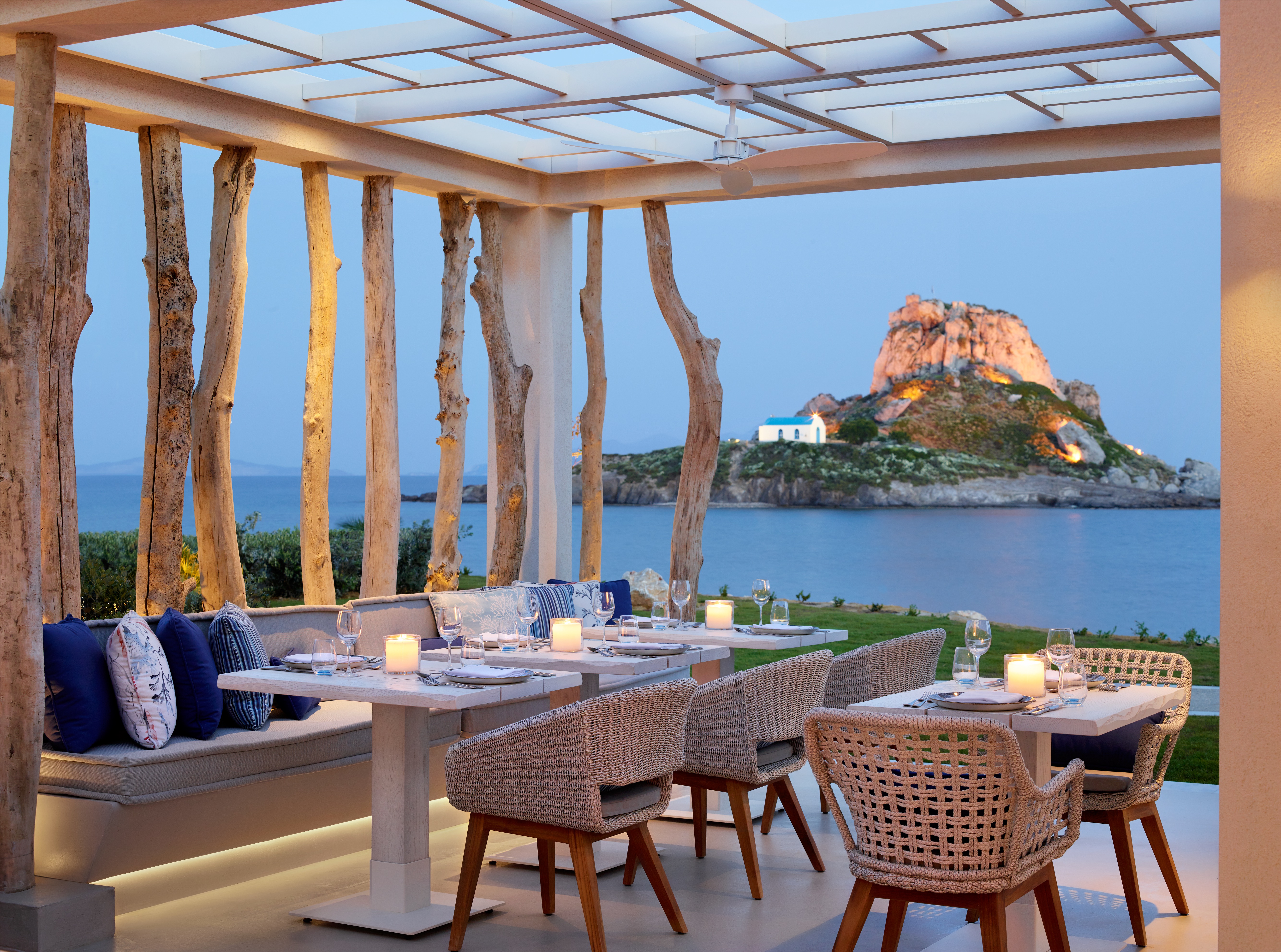 Ikos Aria_Ouzo Restaurant
