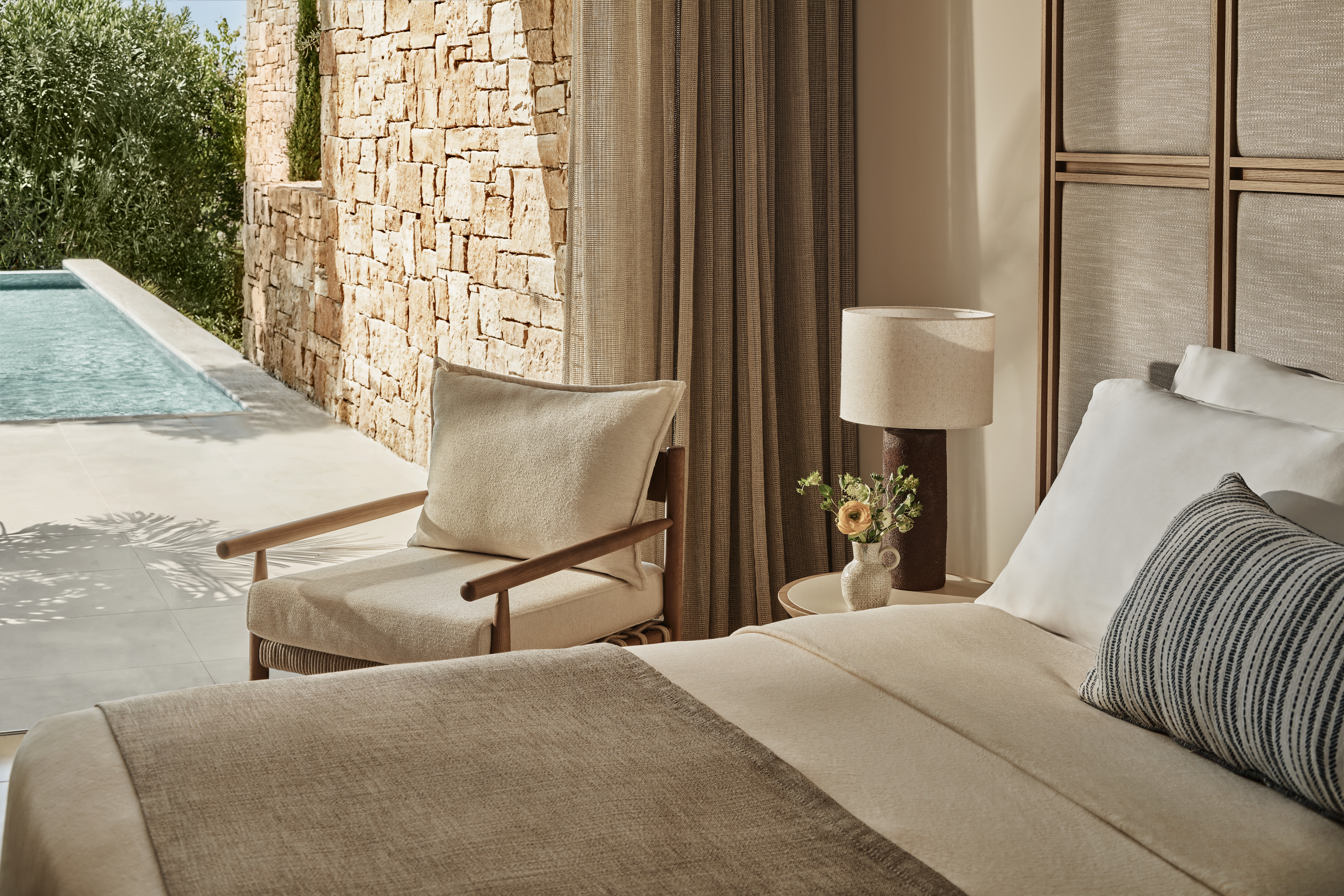 Ikos Olivia _ Deluxe One Bedroom Bungalow Suite Pr. Pool Garden View-2